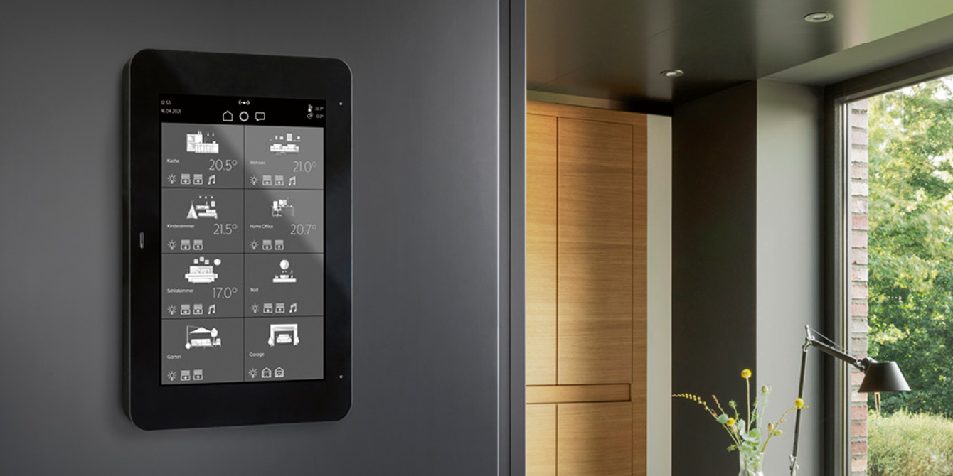 JUNG Smart Panel 8 bei Energietechnik Mitterdorfer in Alteglofsheim